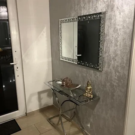 Neu Renoviertes Reihenendhaus Mit Klimaanlage Nahe Heidelberg Appartement Eppelheim