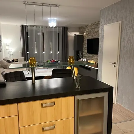 Neu Renoviertes Reihenendhaus Mit Klimaanlage Nahe Heidelberg Eppelheim